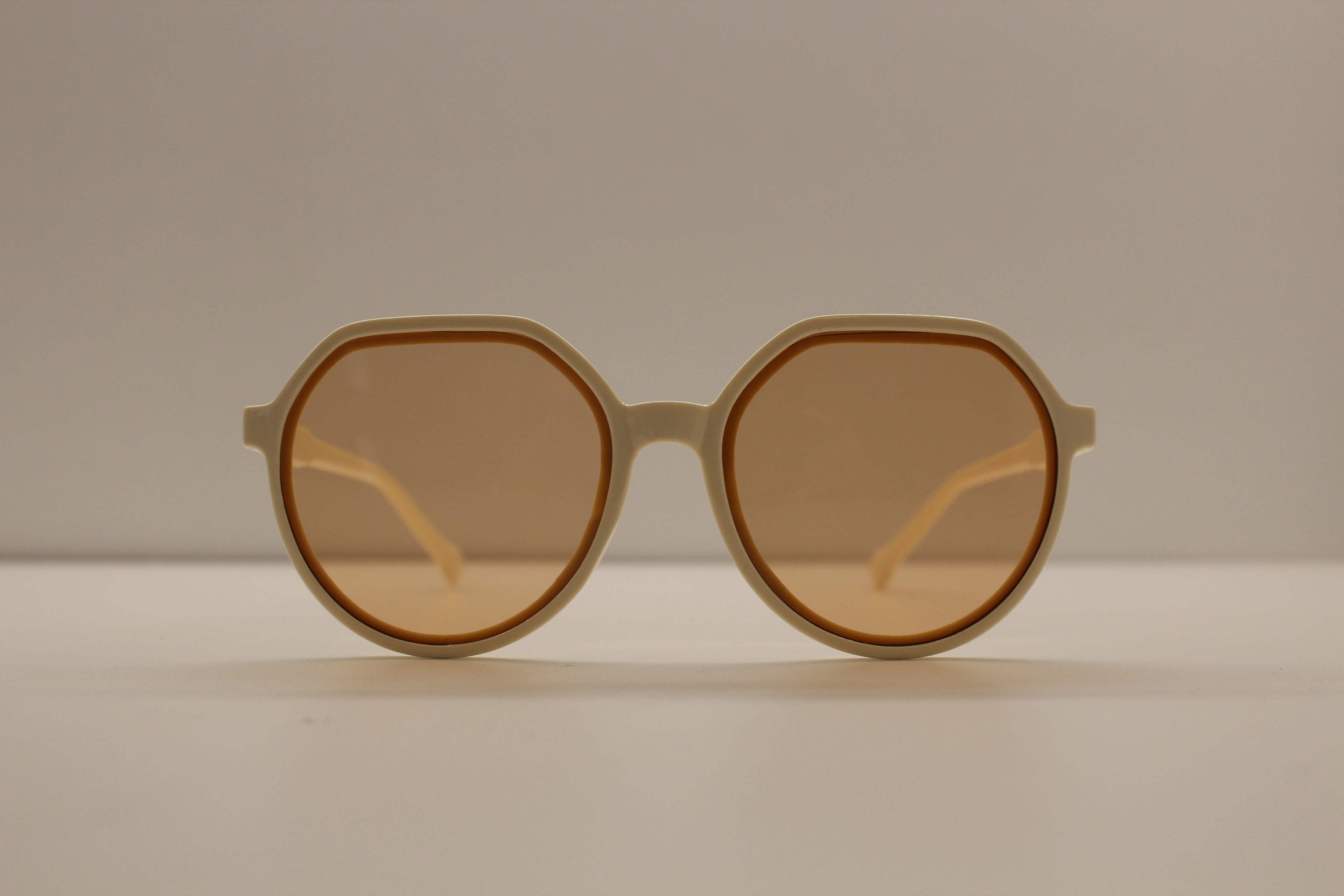 Sunglasses - with pouch & mini microfibre cleaning cloth