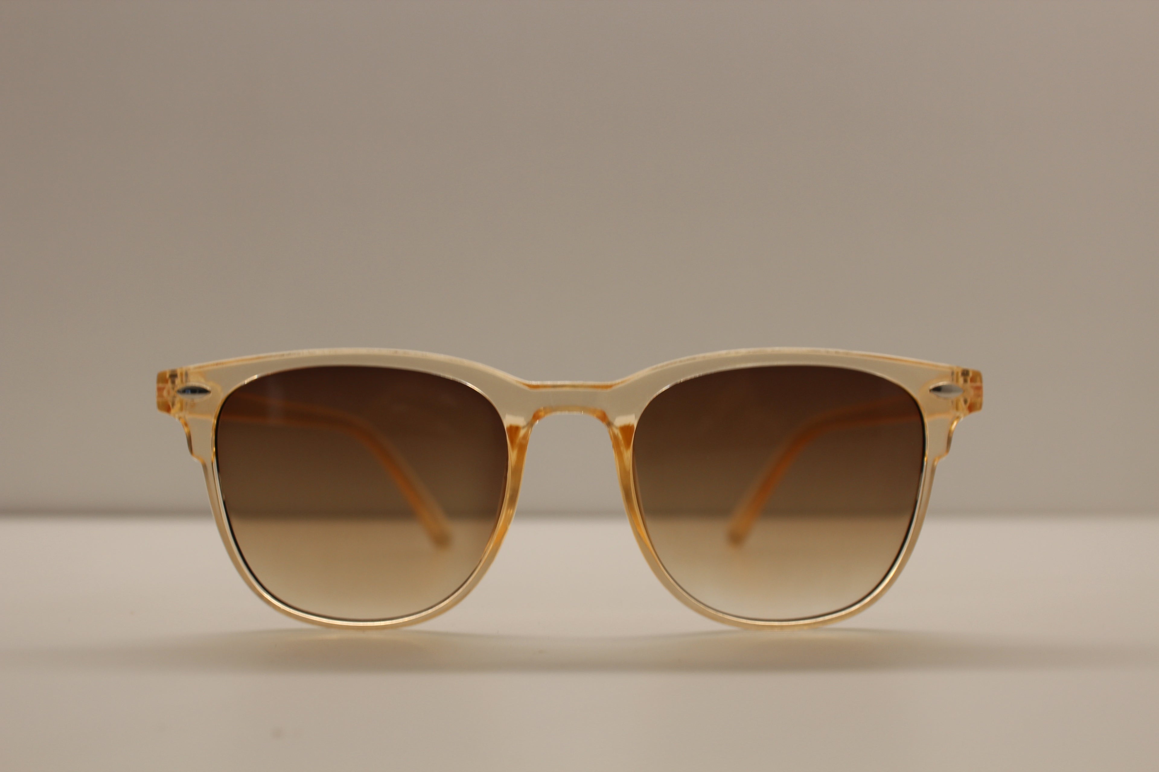 Sunglasses - with pouch & mini microfibre cleaning cloth