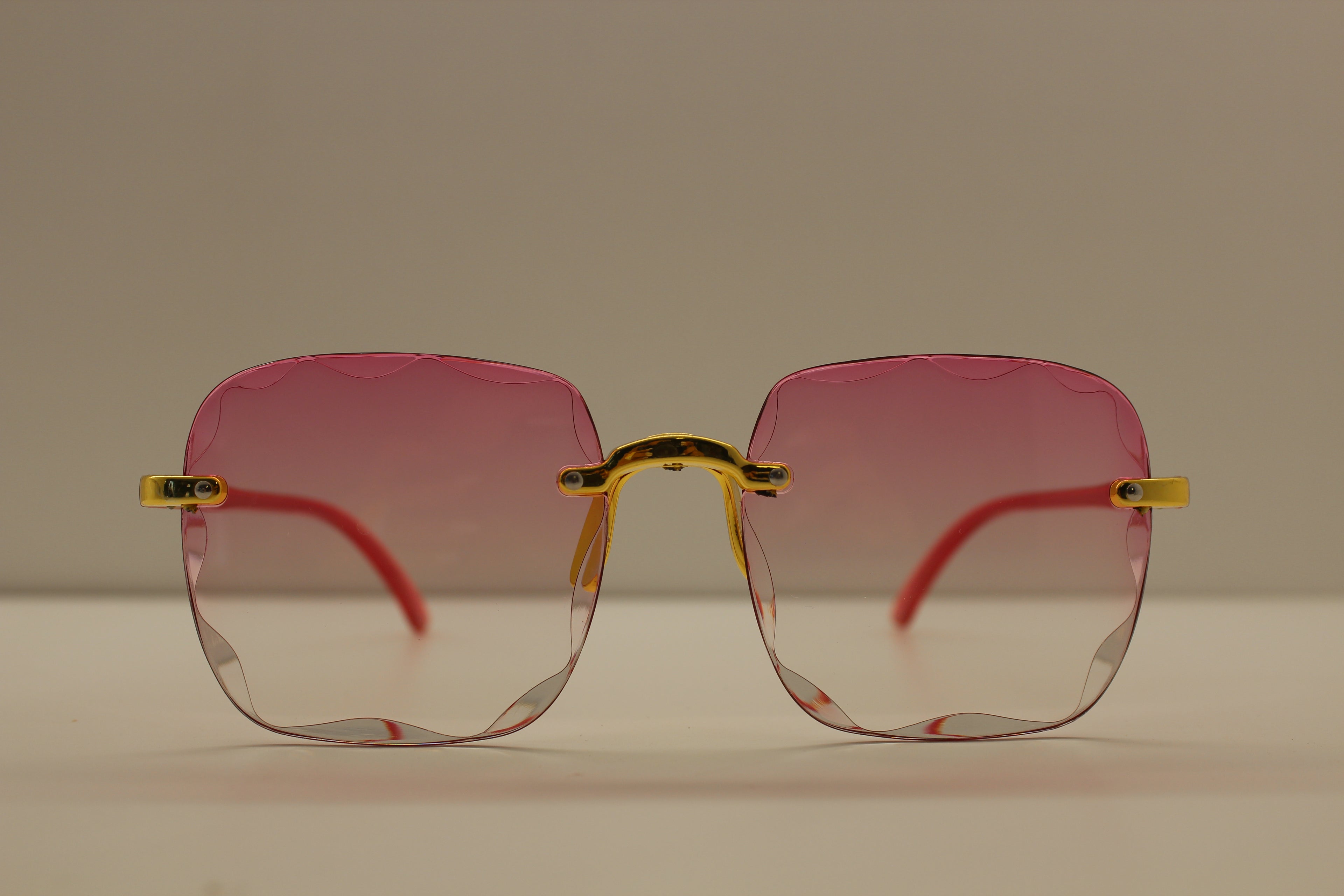 Sunglasses - with pouch & mini microfibre cleaning cloth