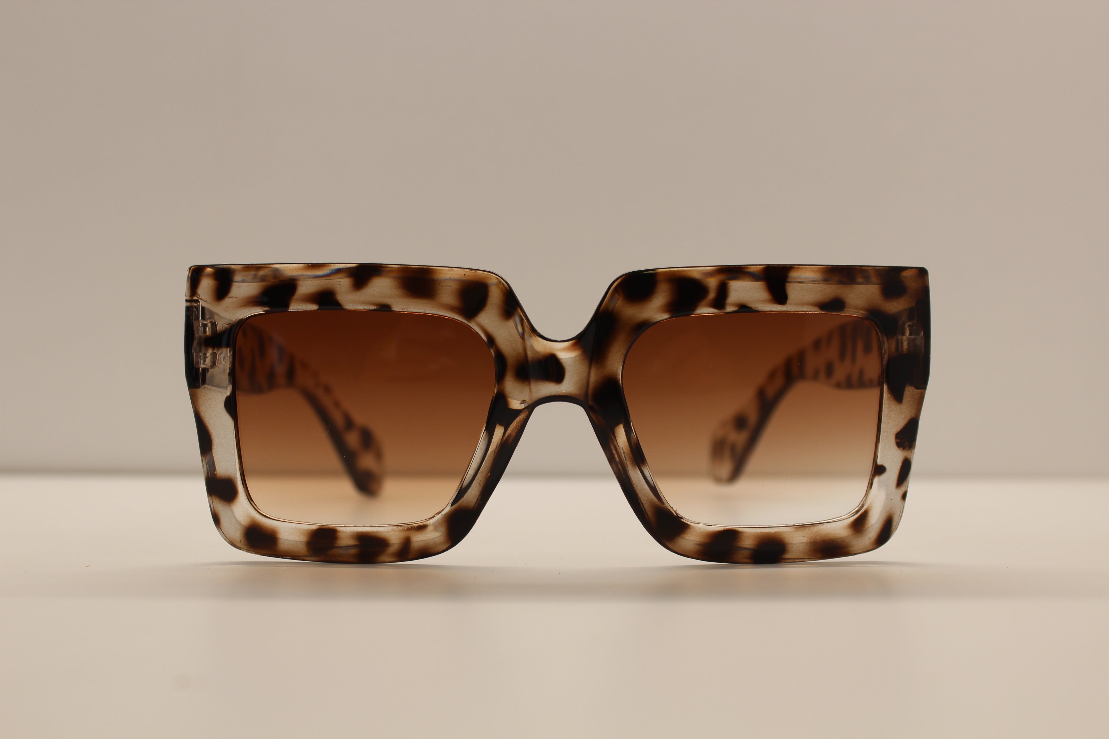 Sunglasses - with pouch & mini microfibre cleaning cloth